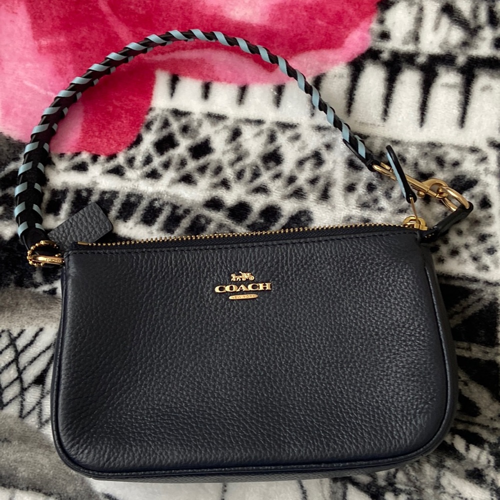 Coach Nolita 19